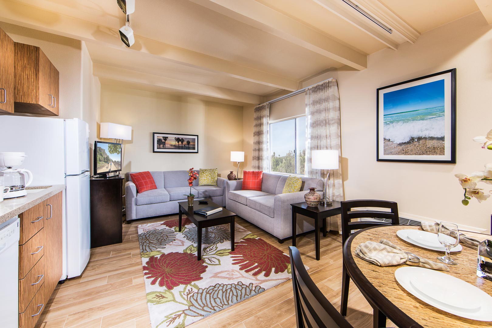 A vibrant living room at VRI's San Clemente Inn in California.